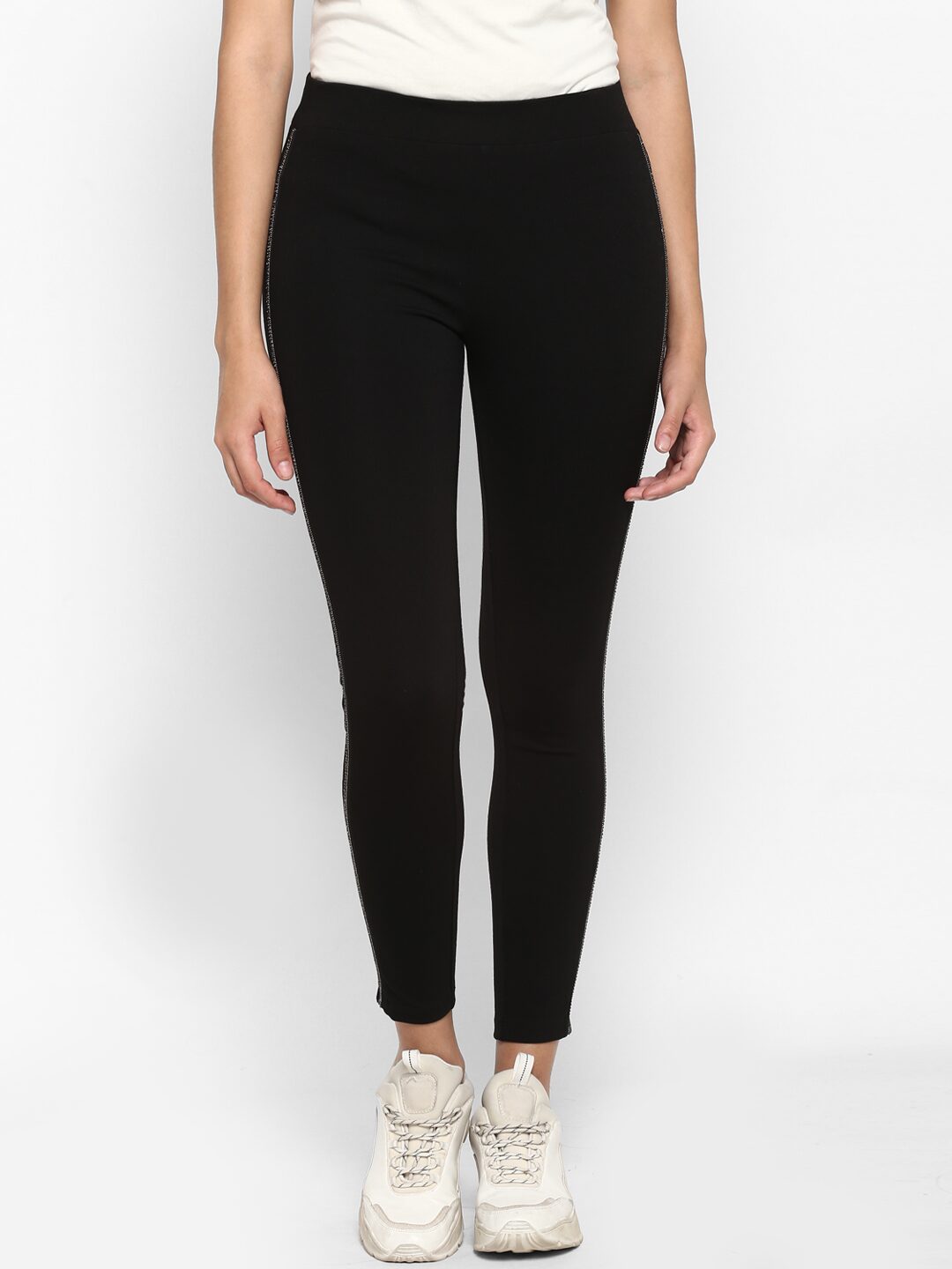 Mode by Red Tape Women Black Skinny fit Jegging 
Mode by Red Tape Women Black Skinny fit Jegging