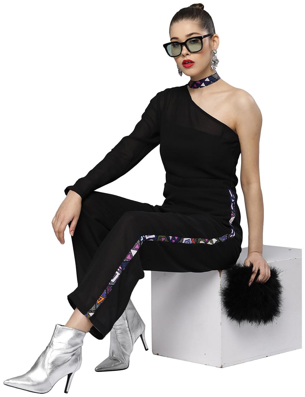 Trend Arrest Solid Jumpsuit - Black
Trend Arrest Solid Jumpsuit - Black