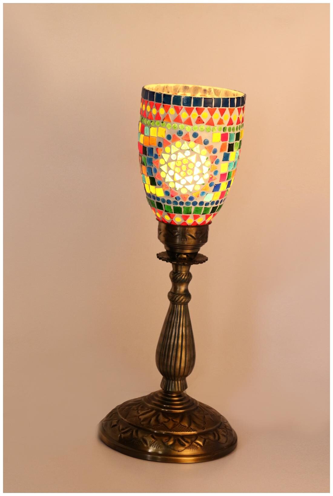 Somil New Designer Central Table Lamp With Colorful Glass Decorative With Colorful Beads Chips High Quality Stand AA10
Somil New Designer Central Table Lamp With Colorful Glass Decorative With Colorful Beads Chips High Quality Stand AA10