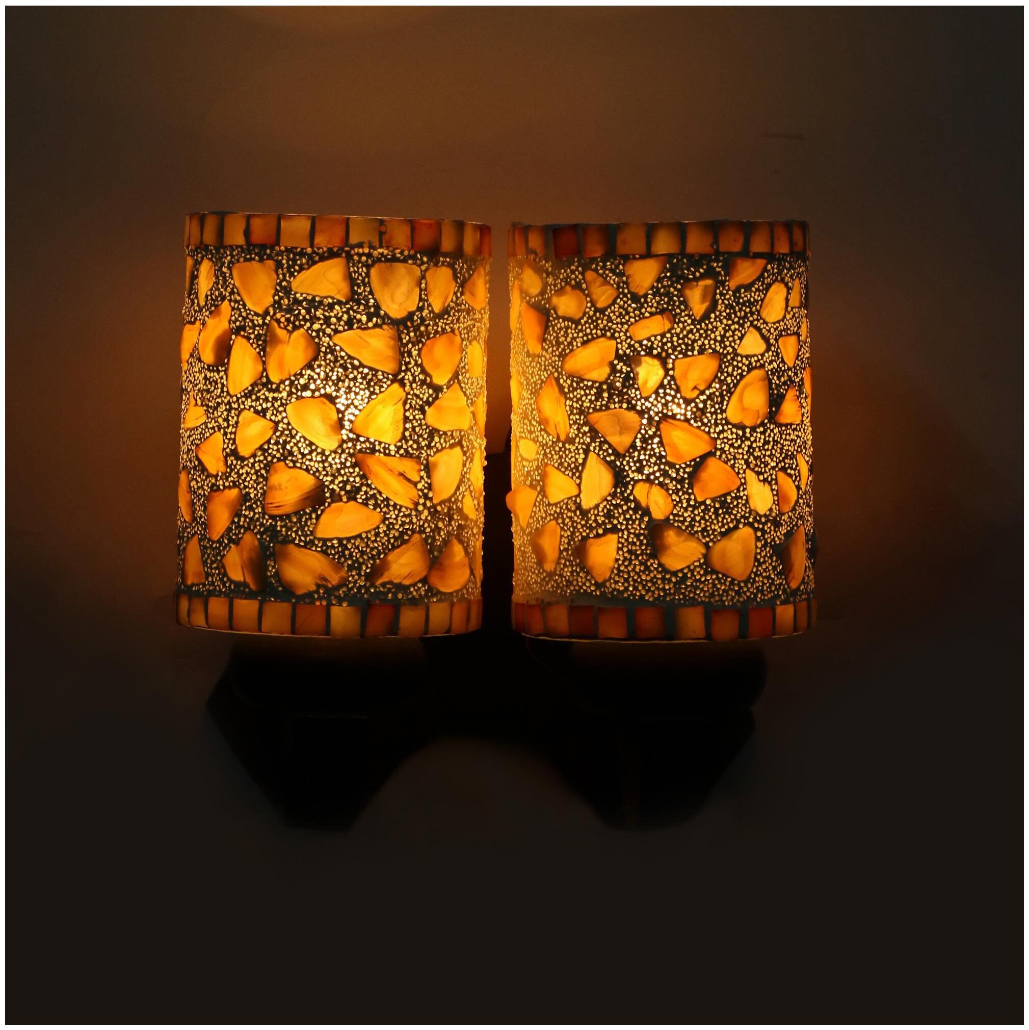 Somil New Stylish Twins Hand Decorative Colorful Glass Wall Lamp Light With Royal Wooden Fitting DN-2wA41
Somil New Stylish Twins Hand Decorative Colorful Glass Wall Lamp Light With Royal Wooden Fitting DN-2wA41