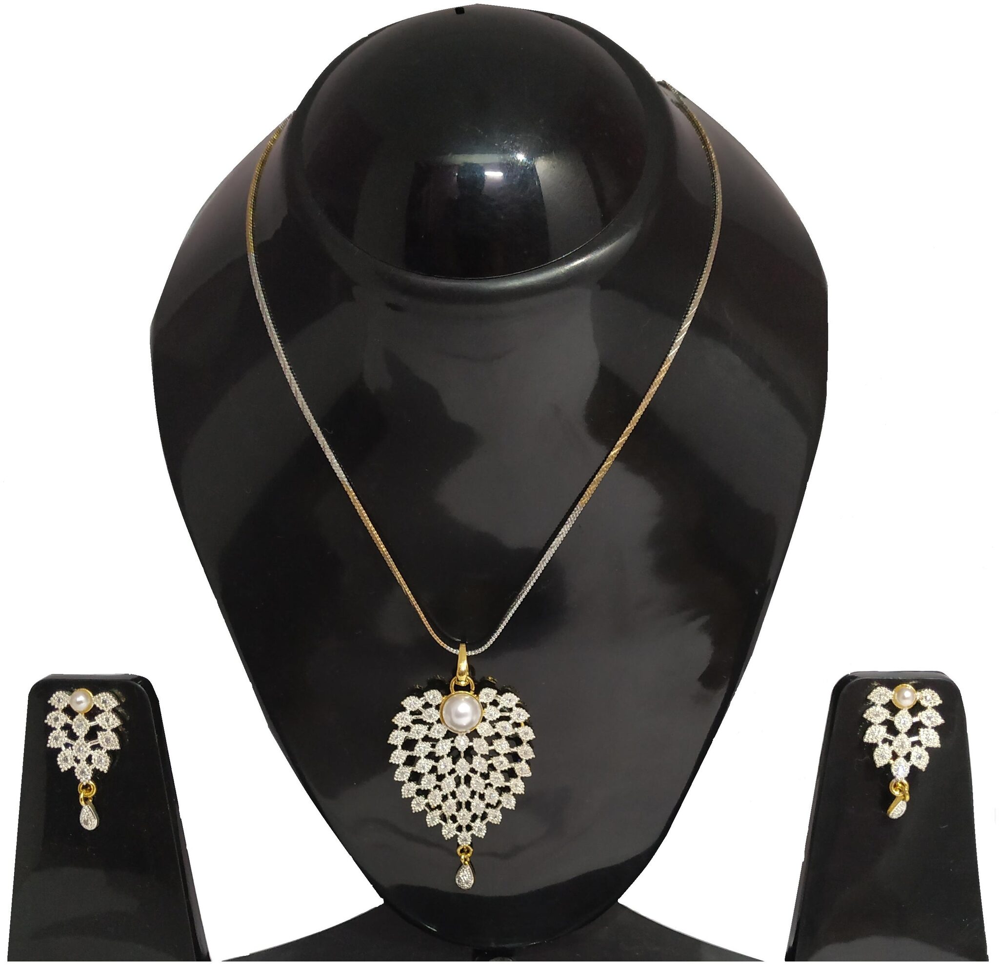 Kanojia Collections Pearl Studded American Diamond Leaf Shape Pendant Necklace with Earings for Girls and Women
Kanojia Collections Pearl Studded American Diamond Leaf Shape Pendant Necklace with Earings for Girls and Women
