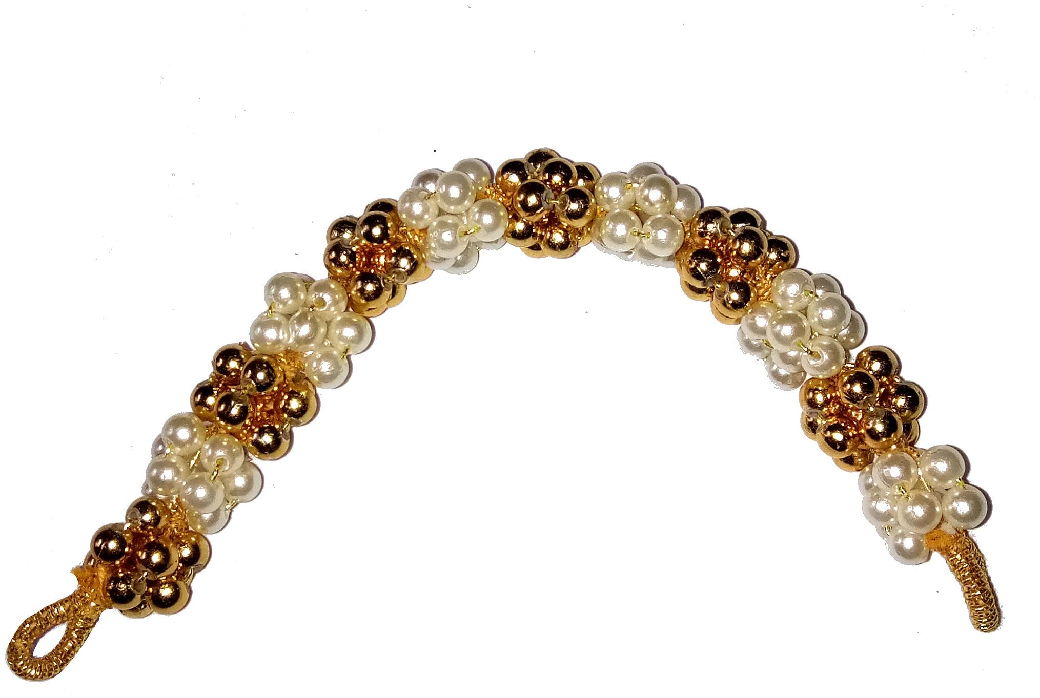 

Beautiful Handmade artifical gajra By shrungarikaa