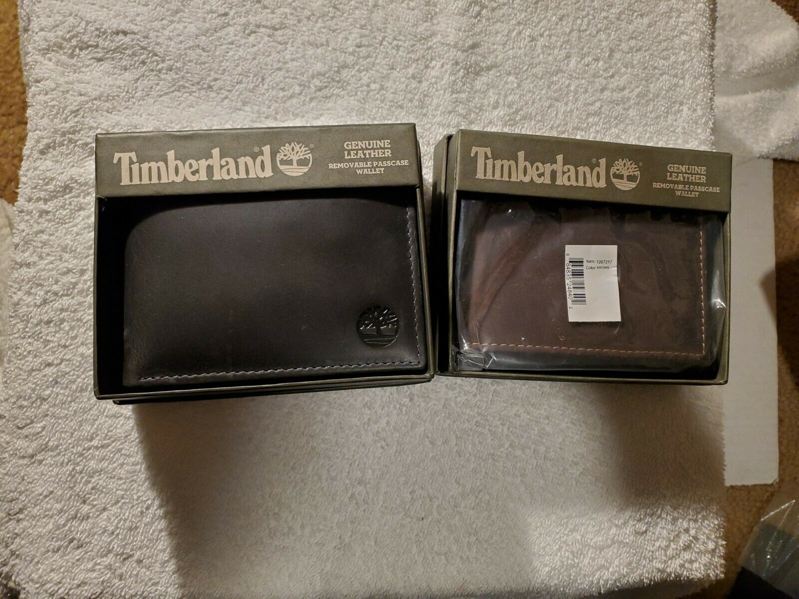 

Timberland Men s Leather Wallet with Removable Passcase in BLACK