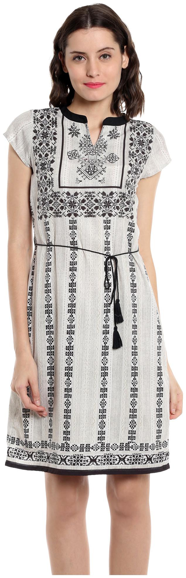 

109 F Beige Printed A-line dress