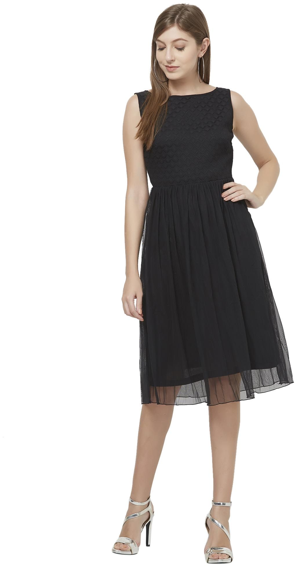 

109 F Black Solid A-line dress
