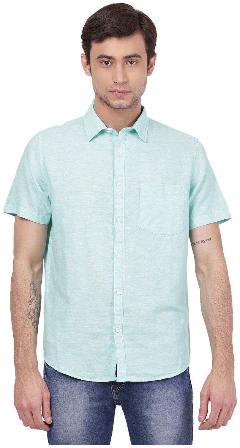 

2BMe Men Green Solid Regular Fit Casual Shirt