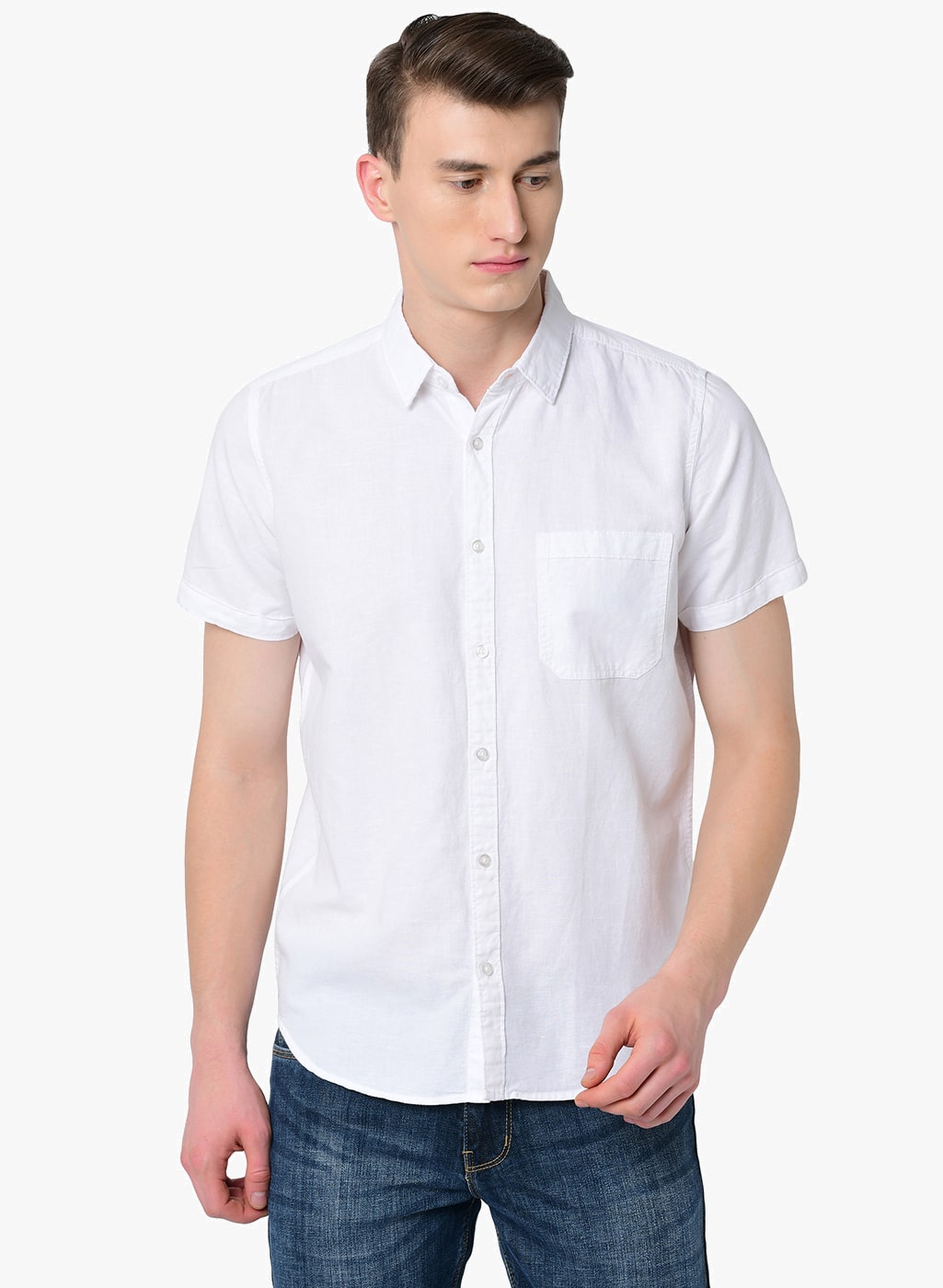 

2BMe Men White Solid Regular Fit Casual Shirt