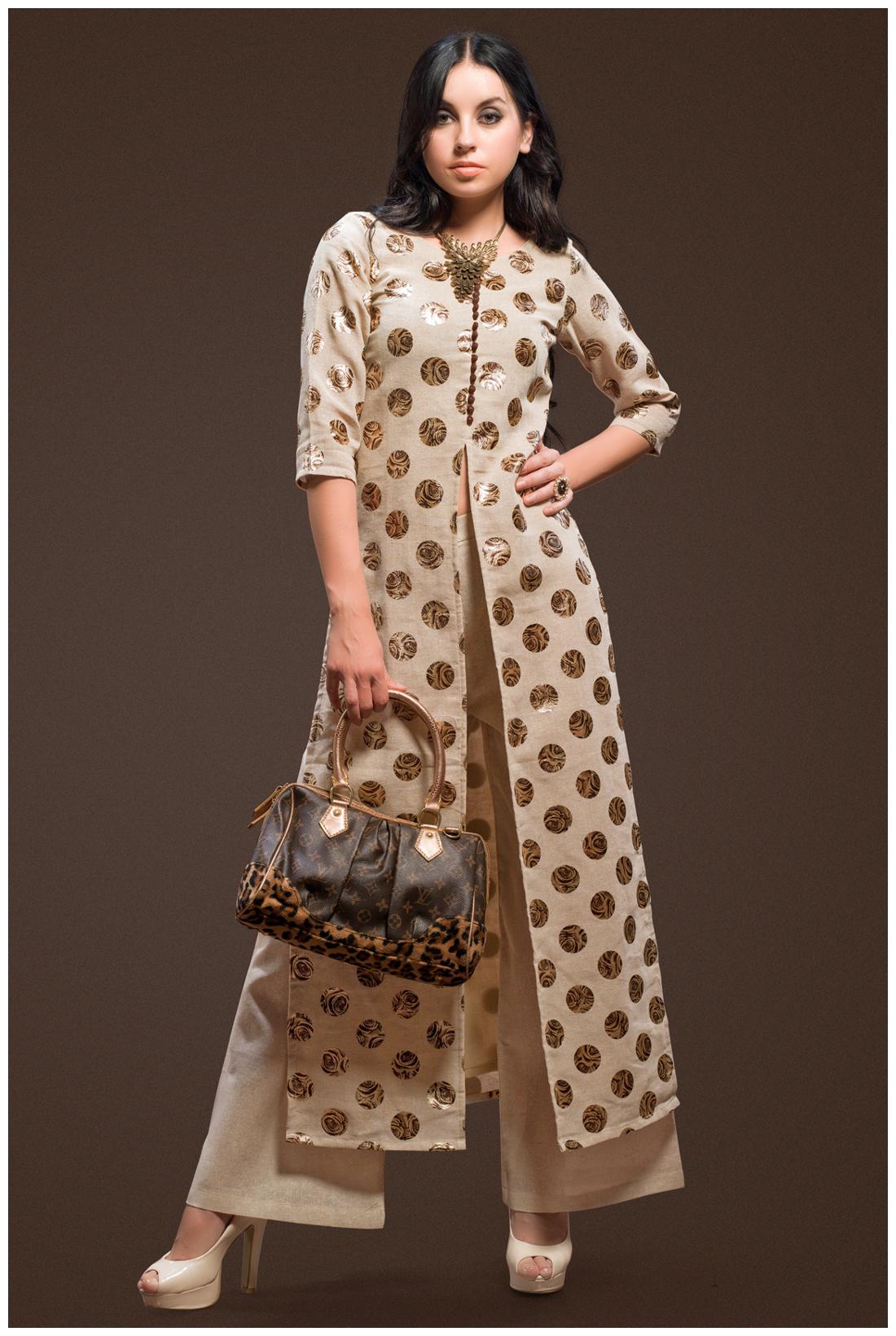 

Admyrin Beige Jute Foil Work Kurta With Jute Pant