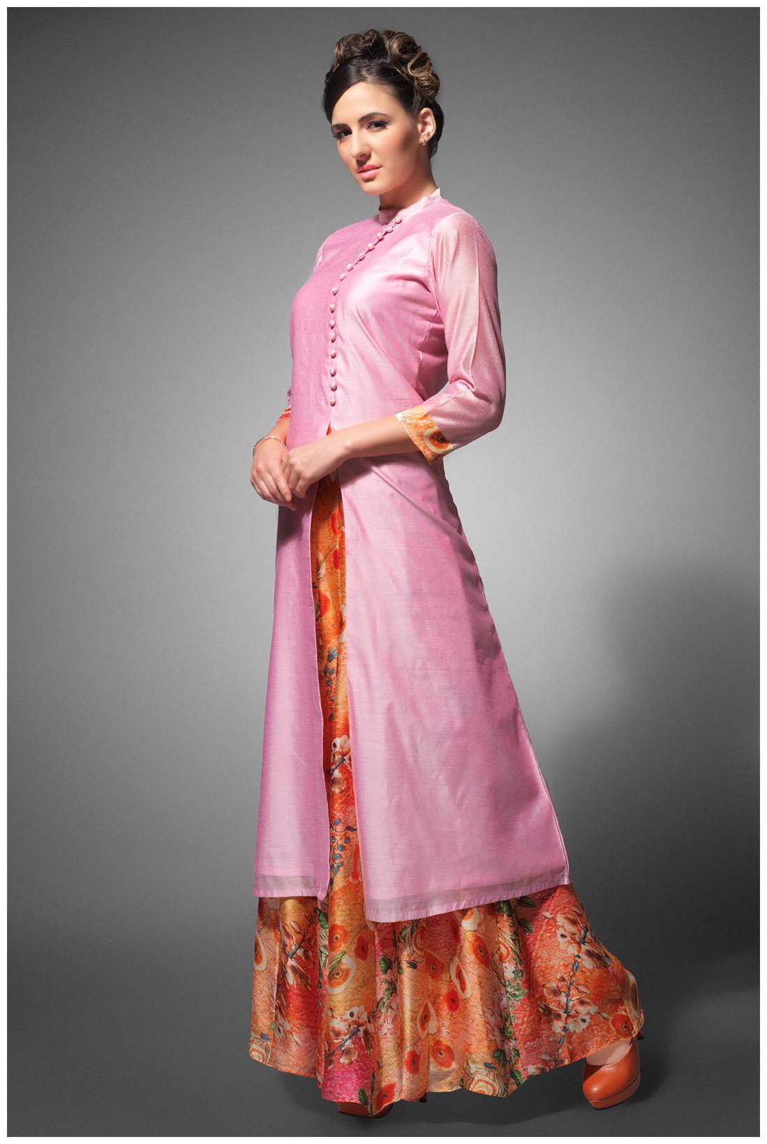 

Admyrin Women Pink Solid High Slit Kurta With Skirt