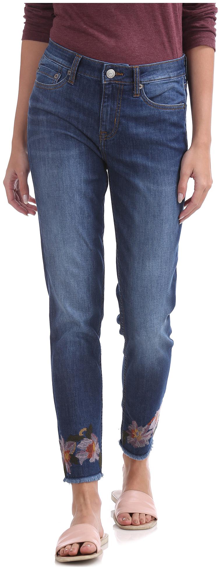 

A ropostale Women Blue Slim fit Jeans