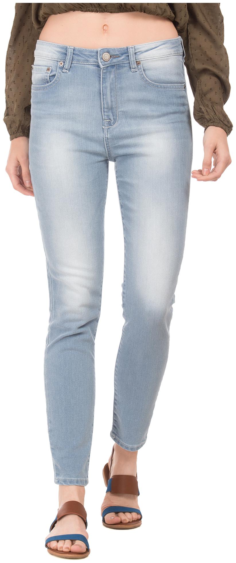 

A ropostale Women Blue Relaxed fit Jeans