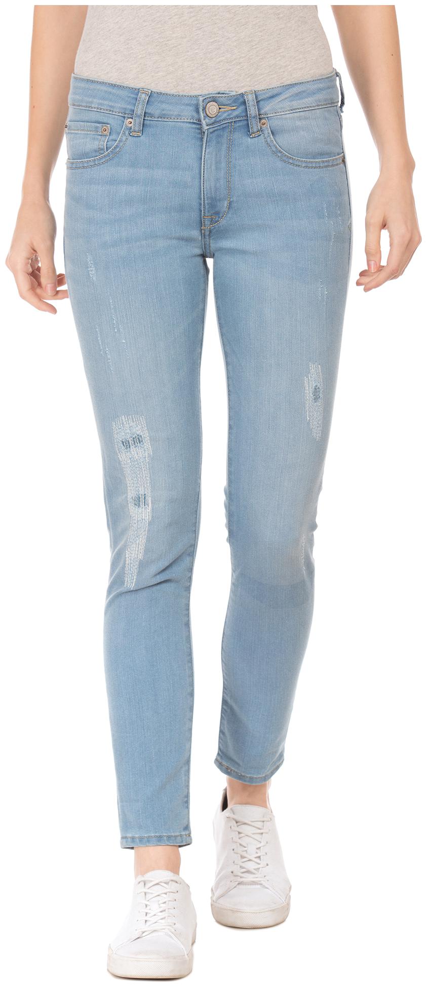 

A ropostale Women Blue Slim fit Jeans