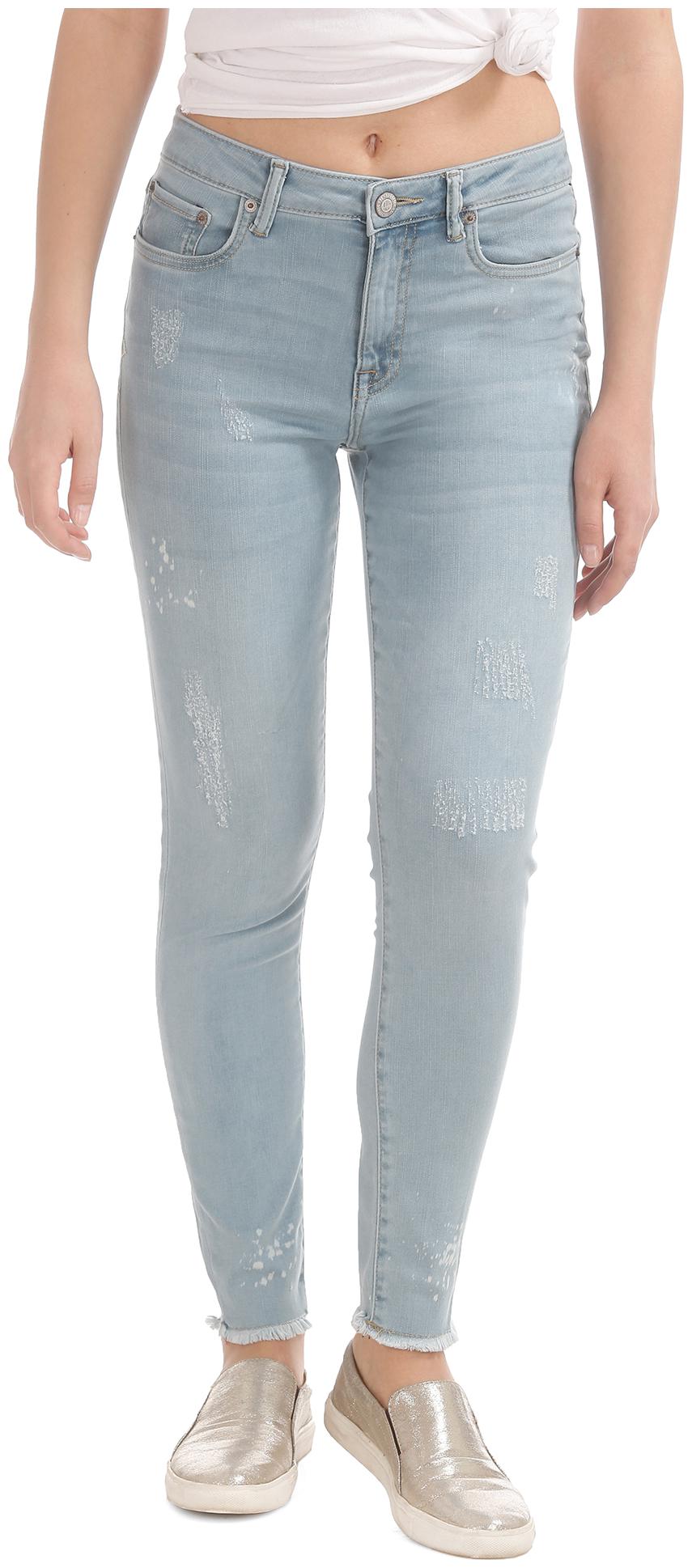 

A ropostale Women Blue Slim fit Jeans