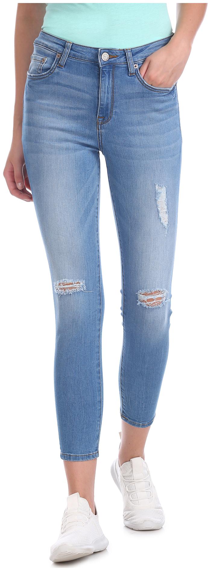 

A ropostale Women Blue Slim fit Jeans