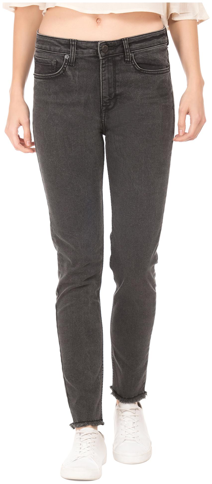 

A ropostale Women Black Relaxed fit Jeans