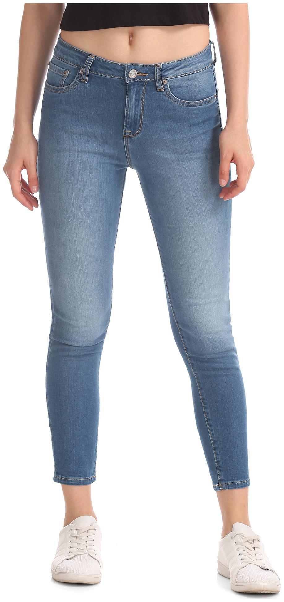 

A ropostale Women Blue Slim fit Jeans