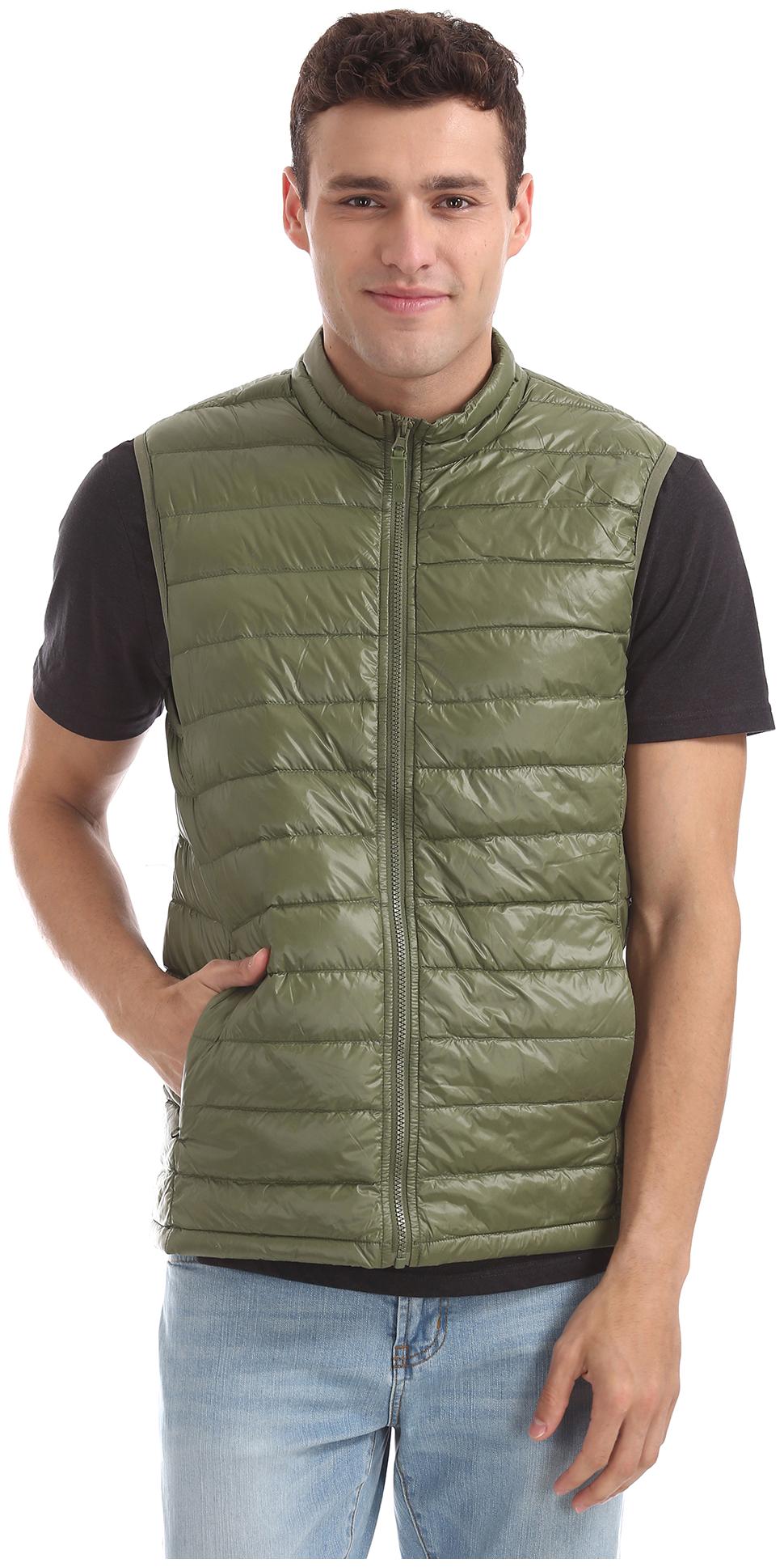 

Aeropostale Men Green Solid Quilted jacket