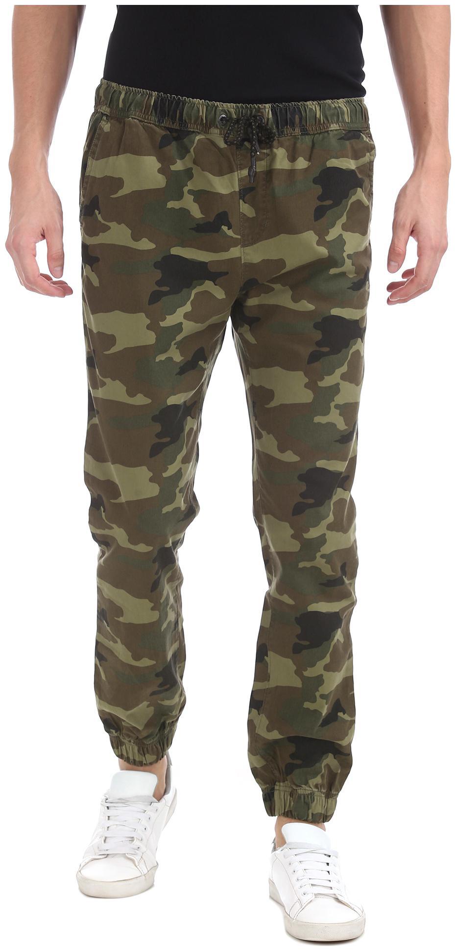 

Aeropostale Regular Fit Camo Trousers