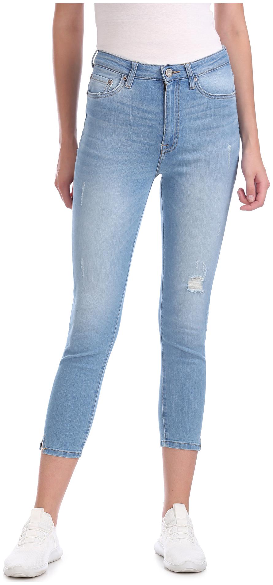 

A ropostale Women Blue Slim fit Jeans