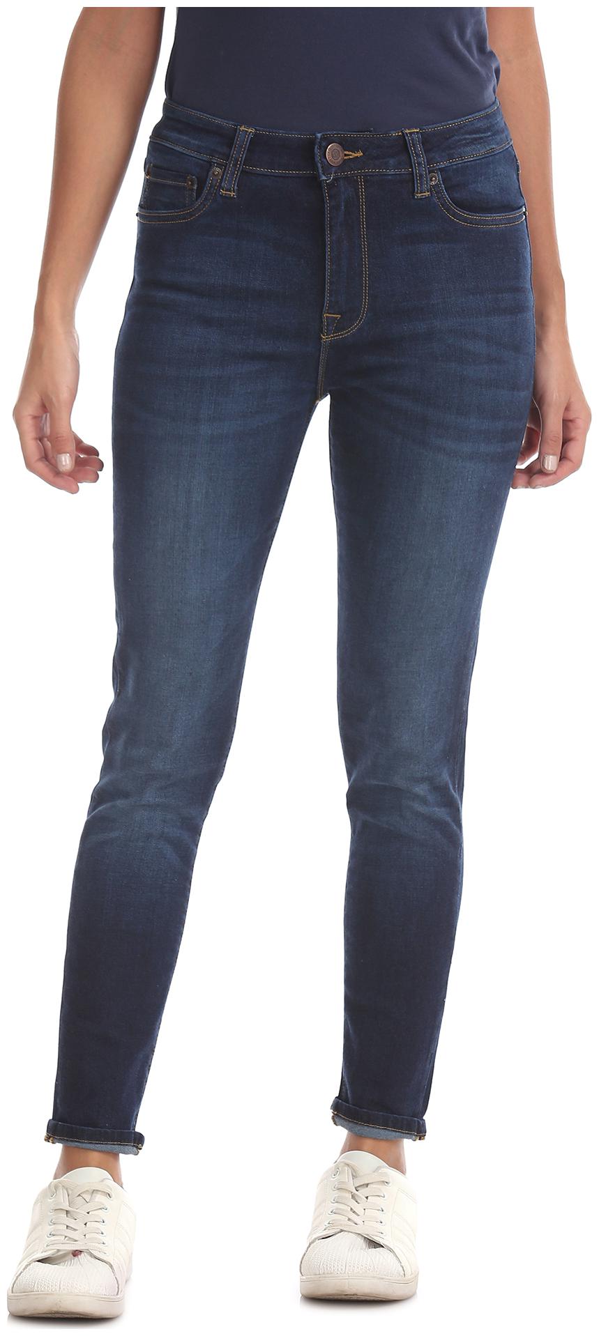 

A ropostale Women Blue Slim fit Jeans