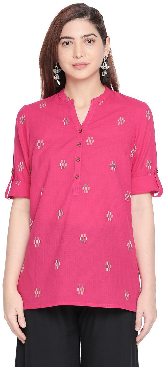 

Akkriti By Pantaloons Women Self design Regular top - Pink
