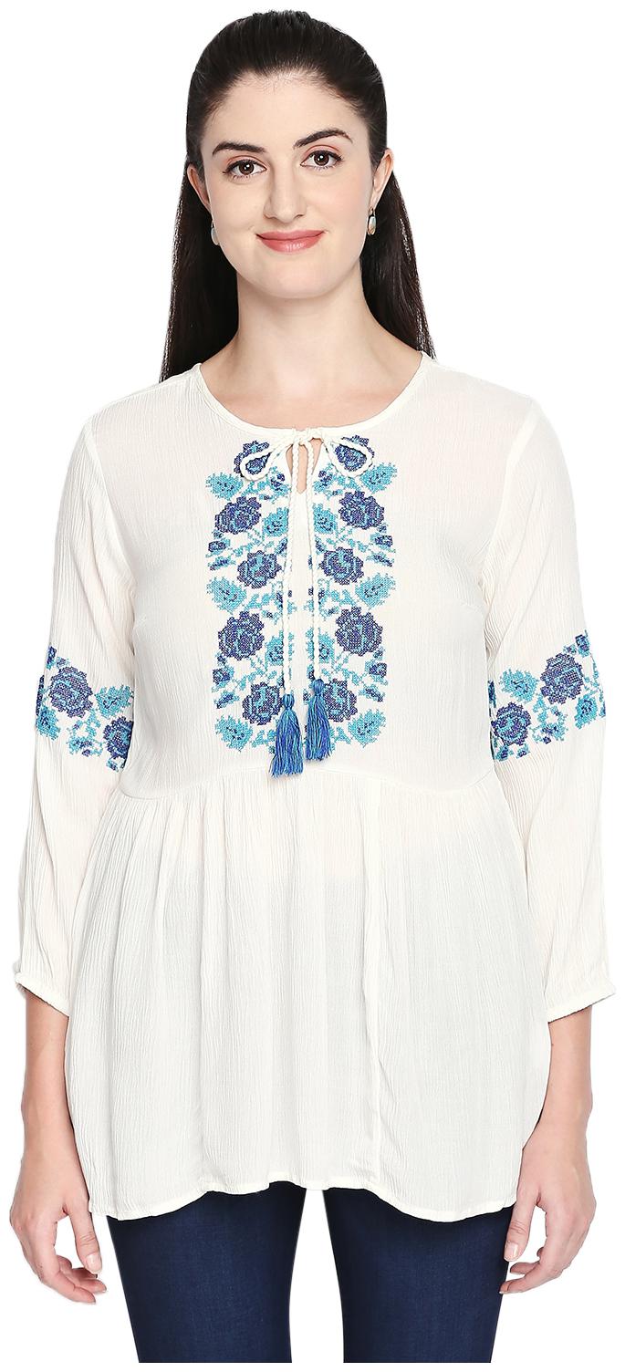 

Akkriti By Pantaloons Women Floral Regular top - White Blue