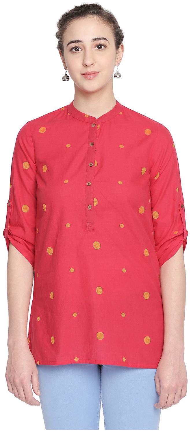 

Akkriti By Pantaloons Women Self design Regular top - Pink