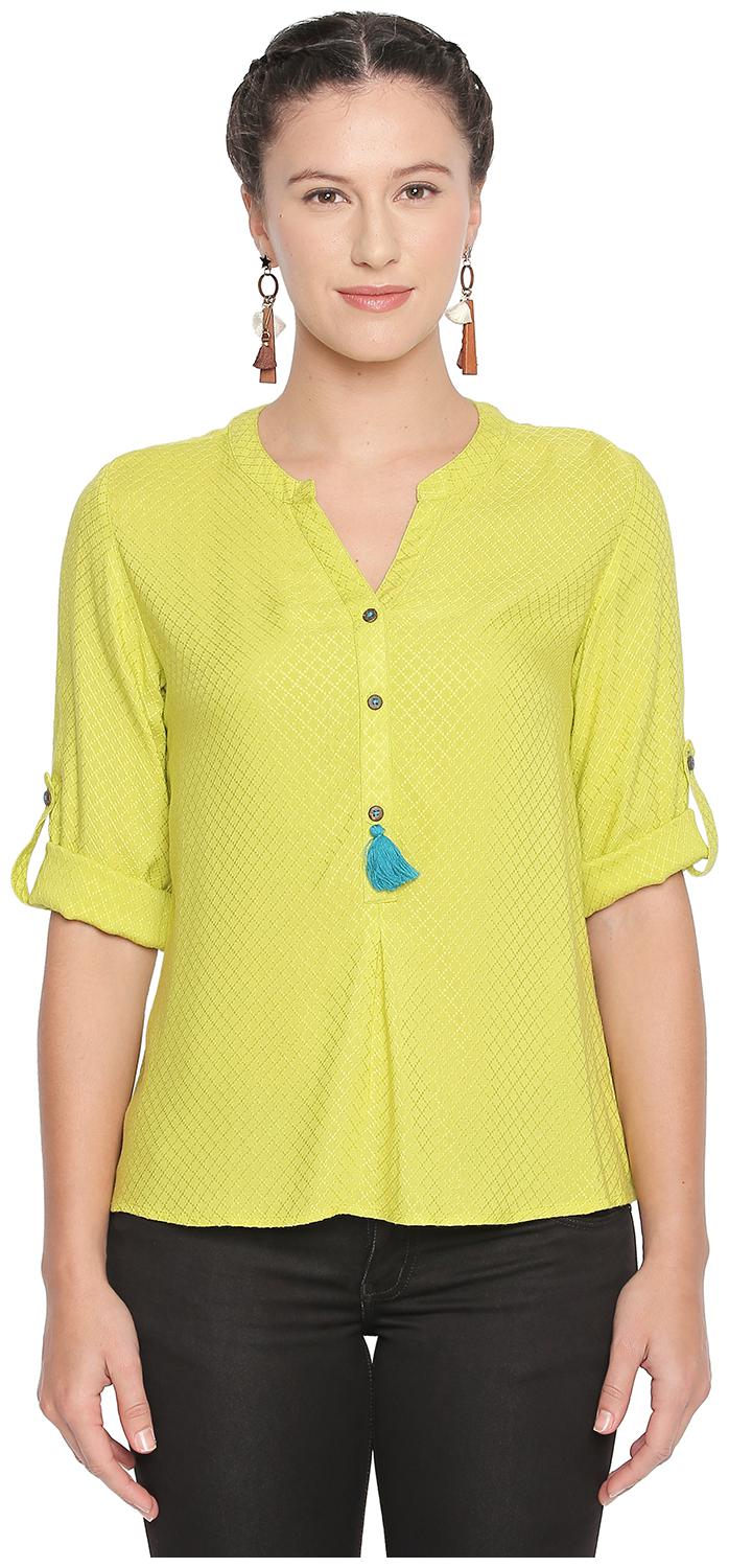 

Akkriti By Pantaloons Women Self design Regular top - Green