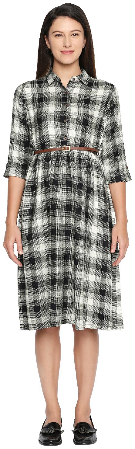 

Akkriti By Pantaloons White Black Checked Maxi dress