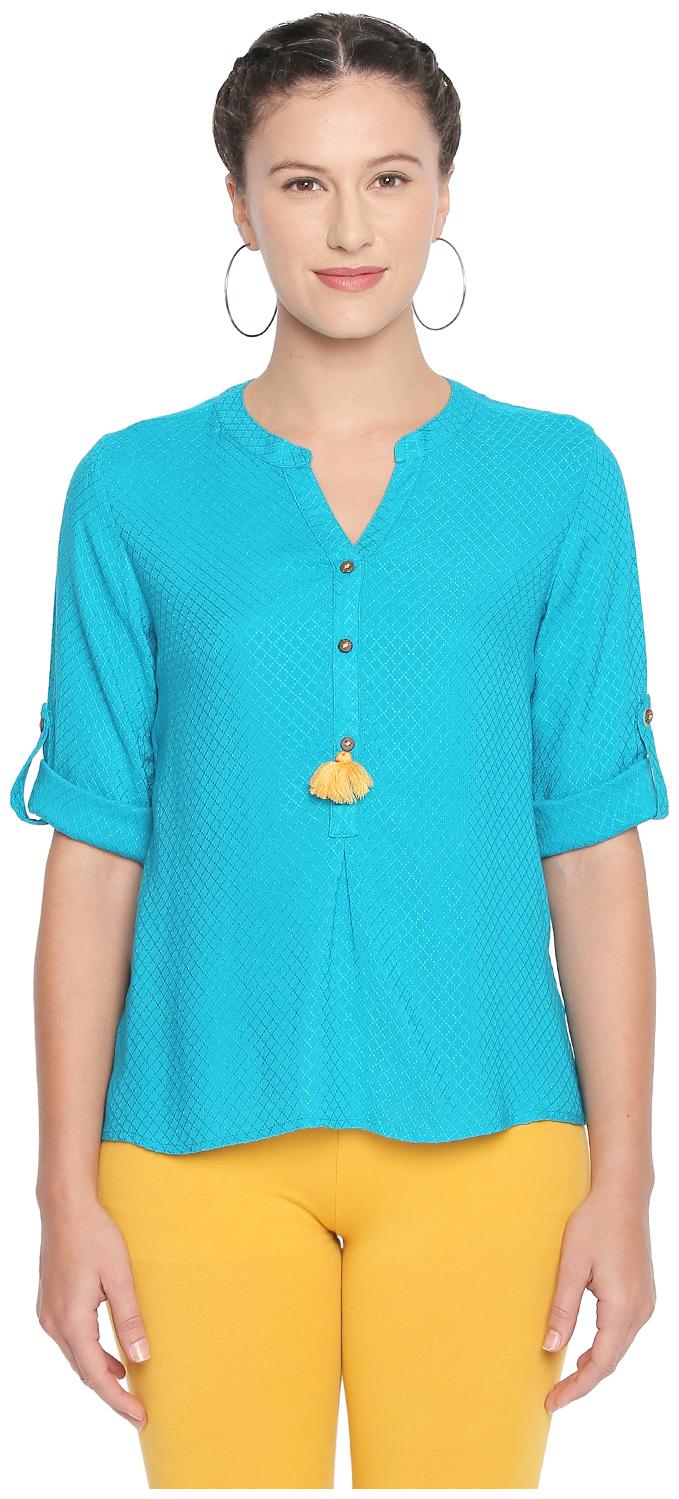

Akkriti By Pantaloons Women Rayon Self Design Regular Top Turquoise