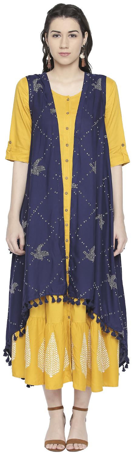 

Akkriti By Pantaloons Women Shrug - Blue