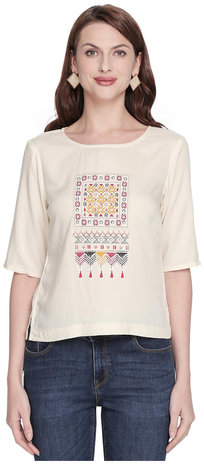

Akkriti By Pantaloons Women Solid Regular top - Cream