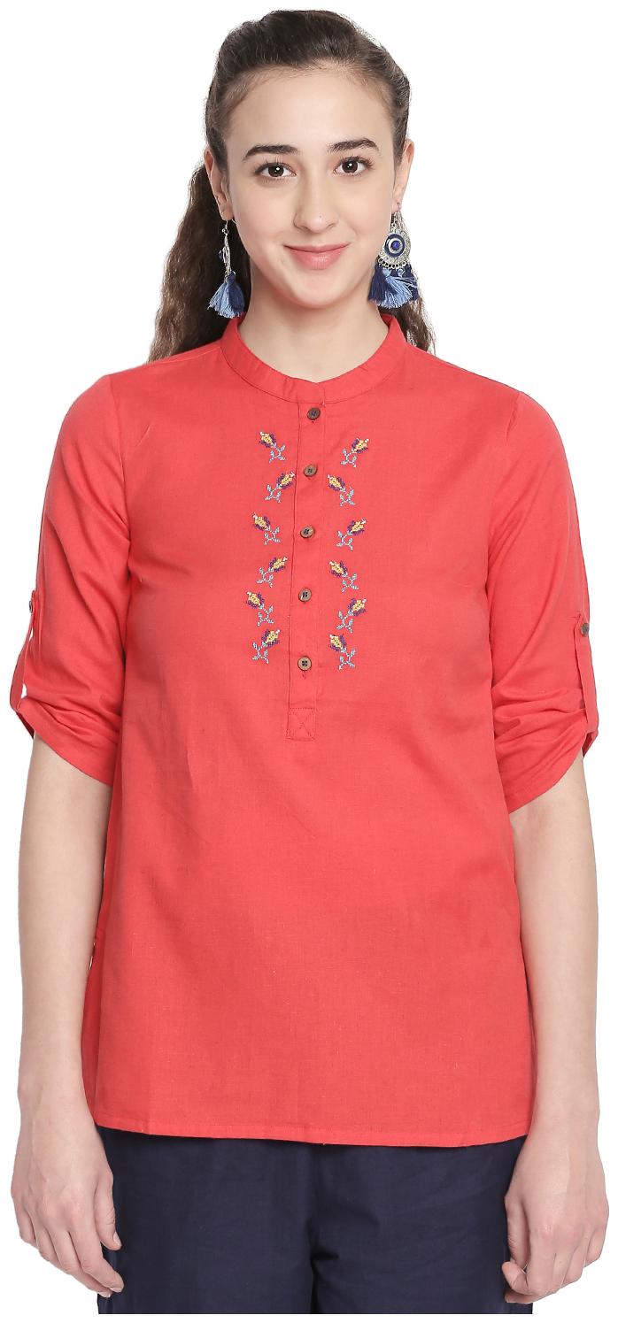 

Akkriti By Pantaloons Women Embroidered Regular tunic - Pink