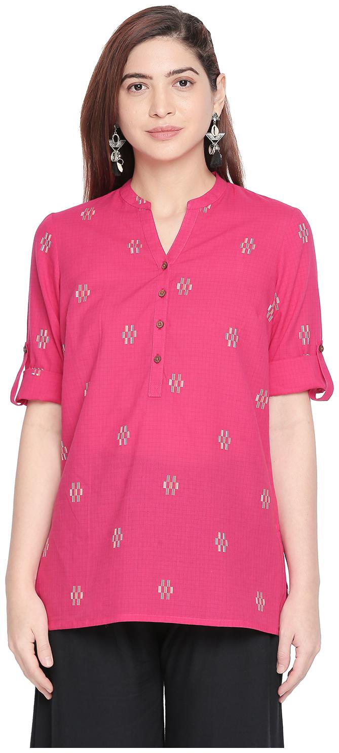 

Akkriti By Pantaloons Women Self design Regular top - Pink
