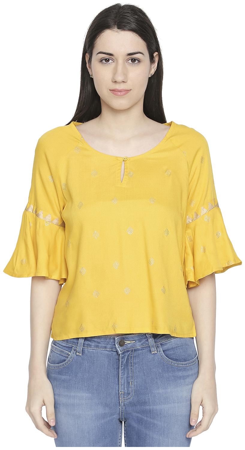 

Akkriti By Pantaloons Women Solid Regular top - Yellow