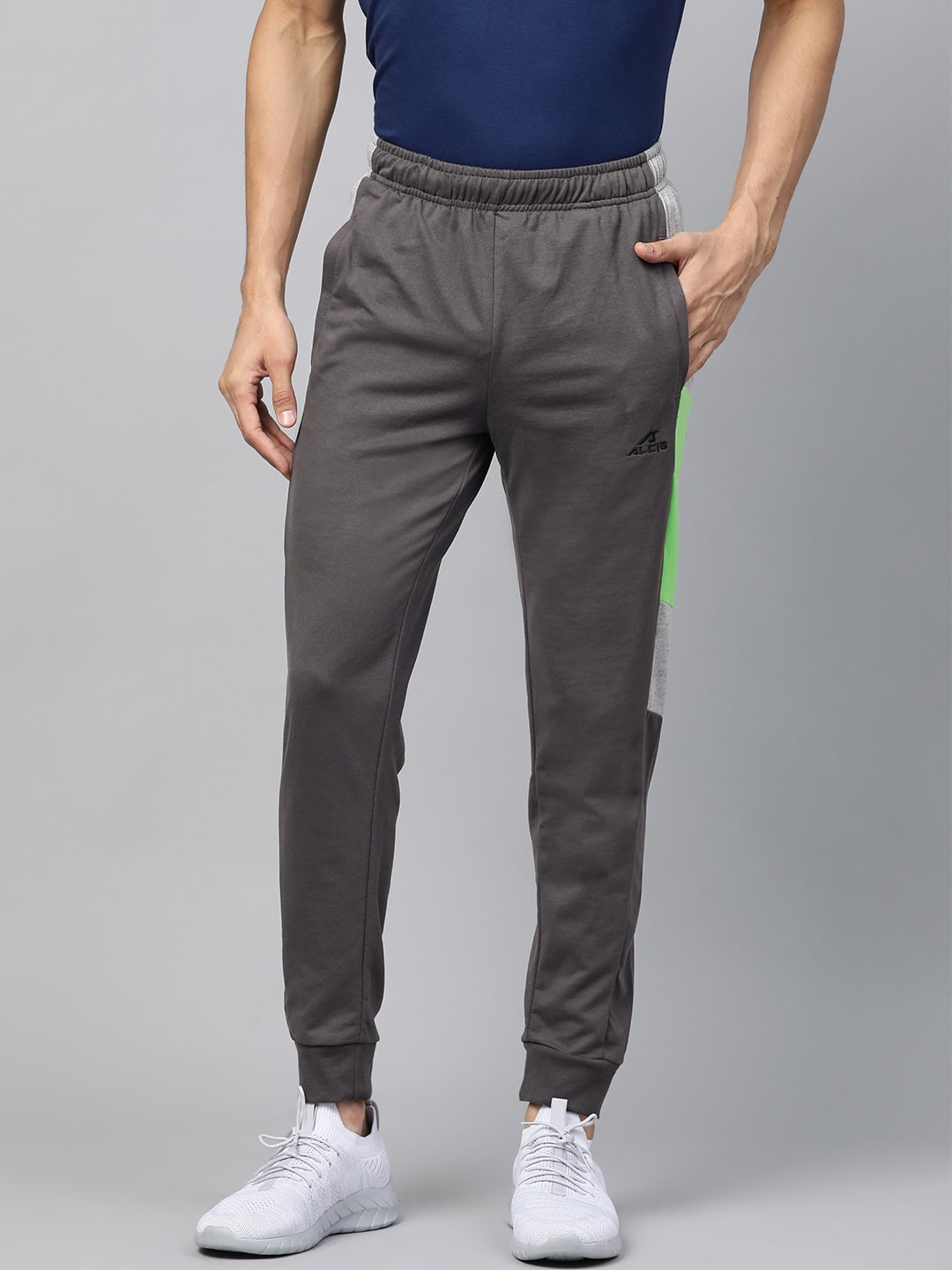 

Alcis Men Grey Solid Regular fit Joggers