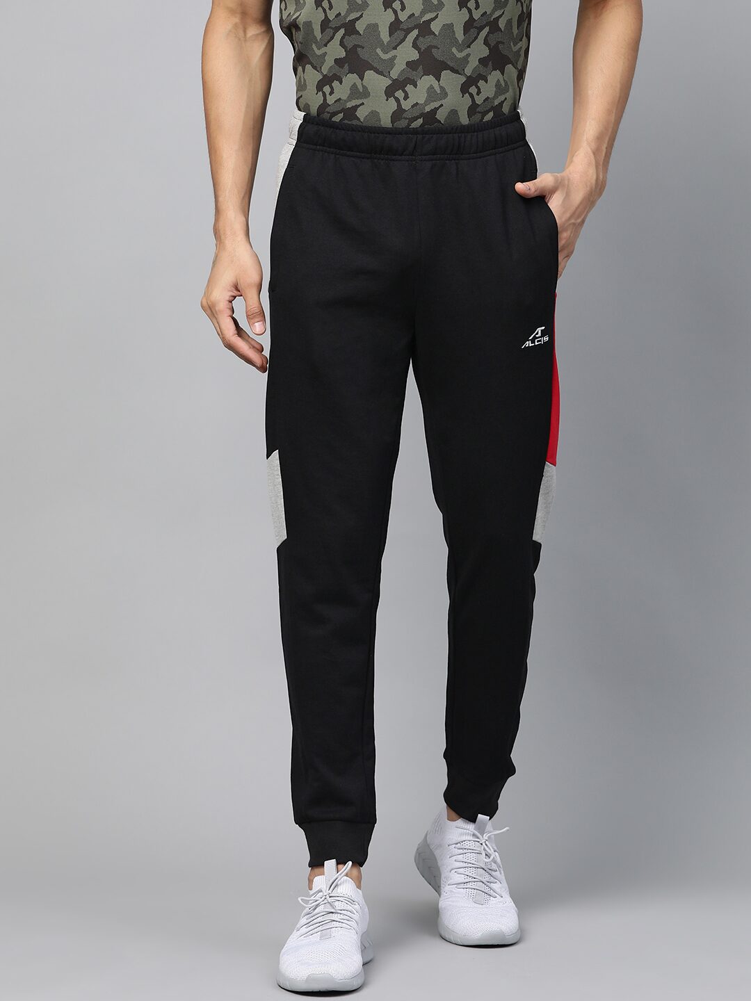 

Alcis Men Black Solid Regular fit Joggers