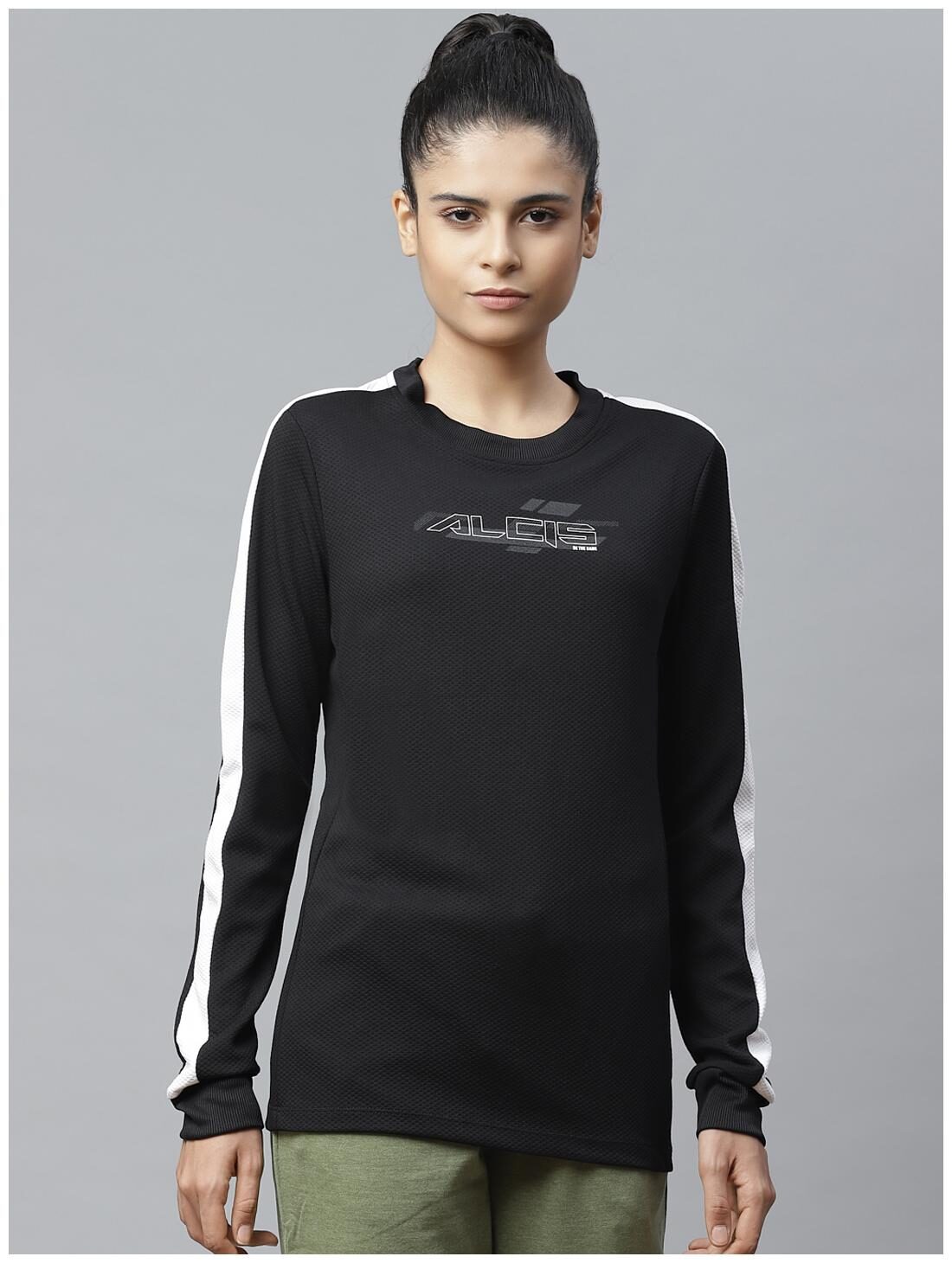 

Alcis Women Solid Sweatshirt - Black