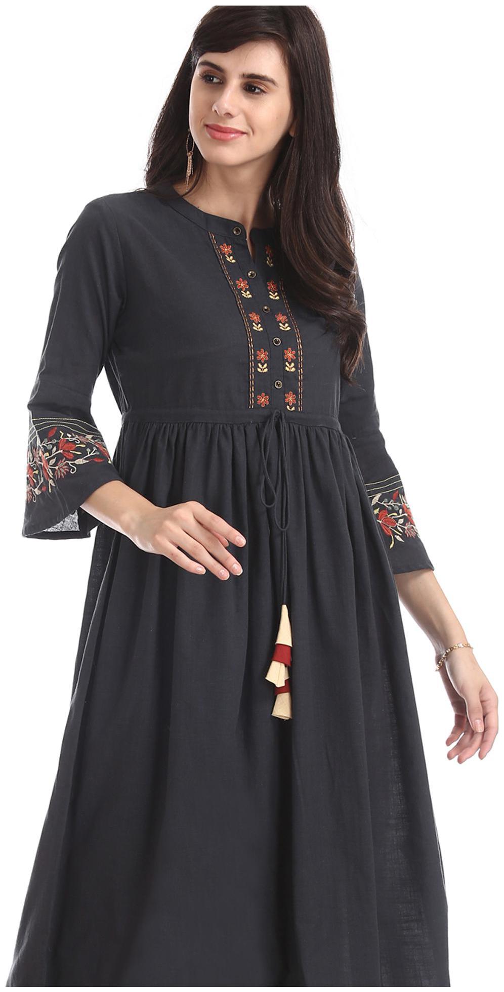

Anahi Women Grey Embroidered Straight Kurta