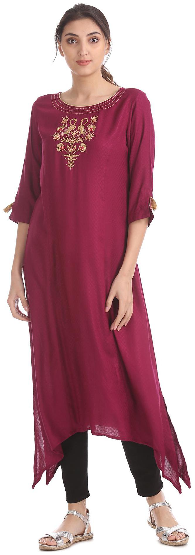 

Anahi Women Purple Embroidered Straight Kurta