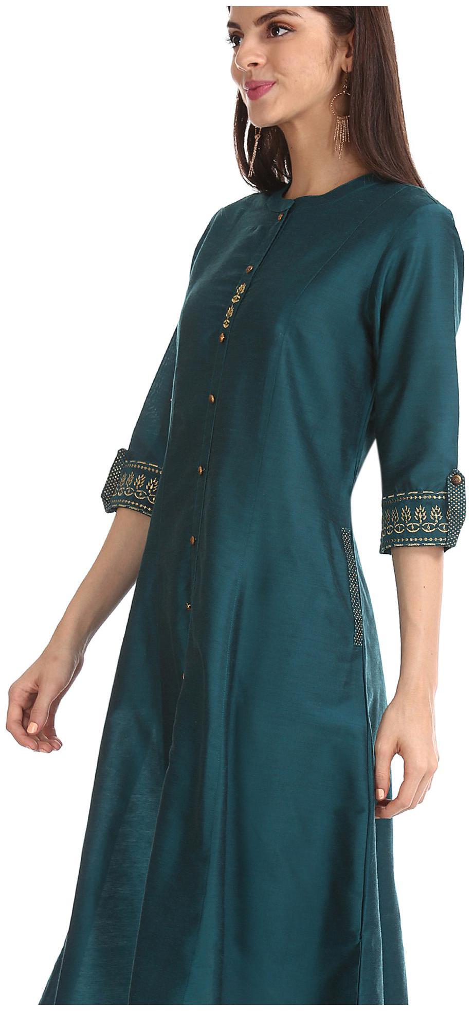 

Anahi Women Green Solid Straight Kurta