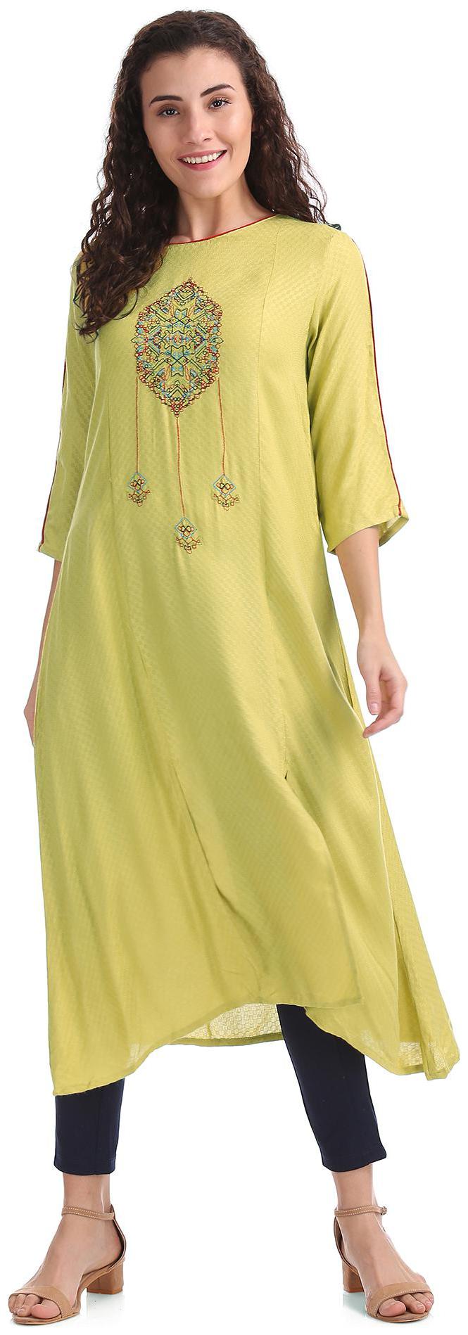 

Anahi Women Green Solid Anarkali Kurta