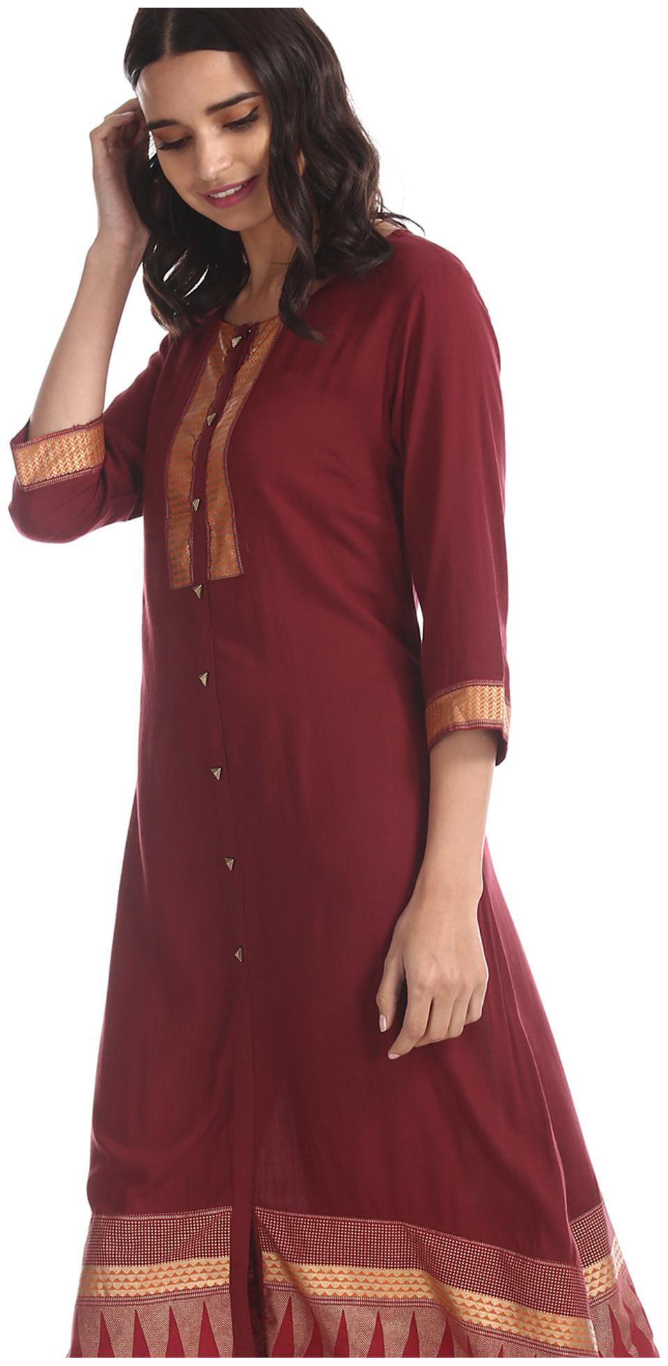

Anahi Women Red Printed Straight Kurta