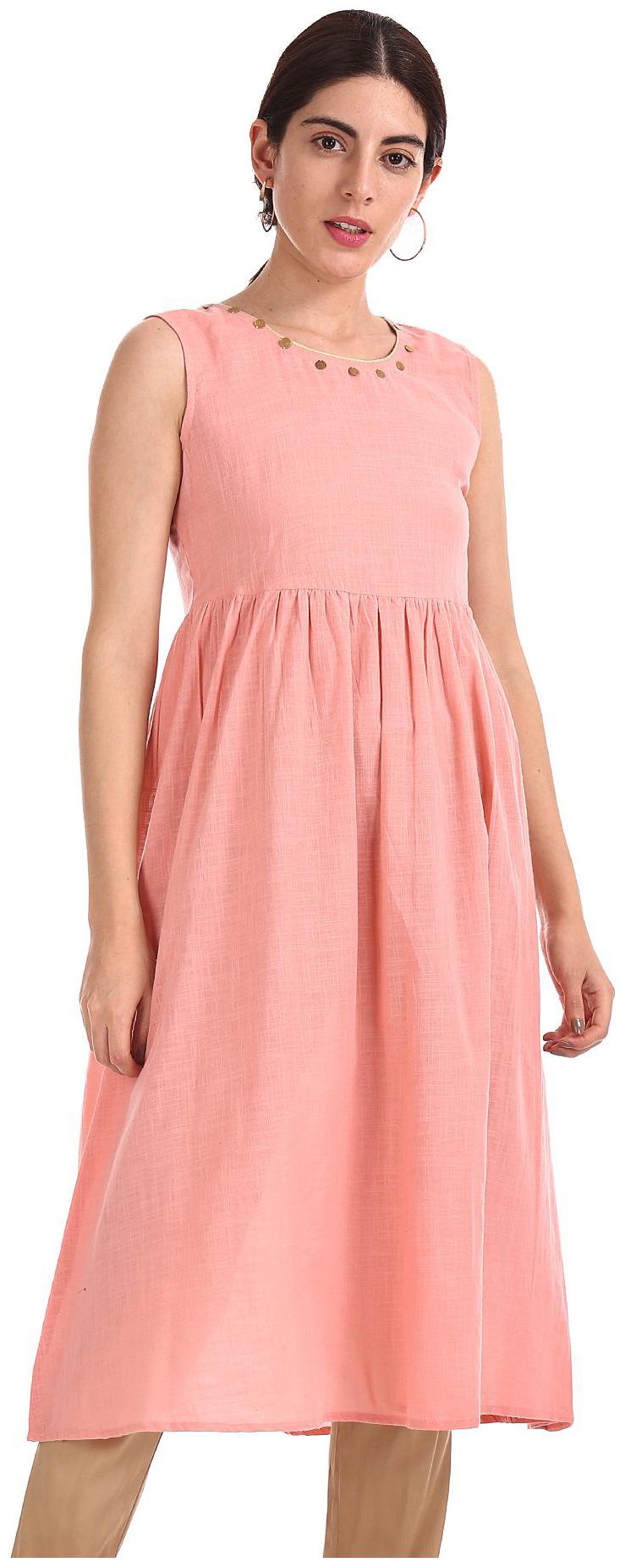 

Anahi Women Pink Solid Straight Kurta