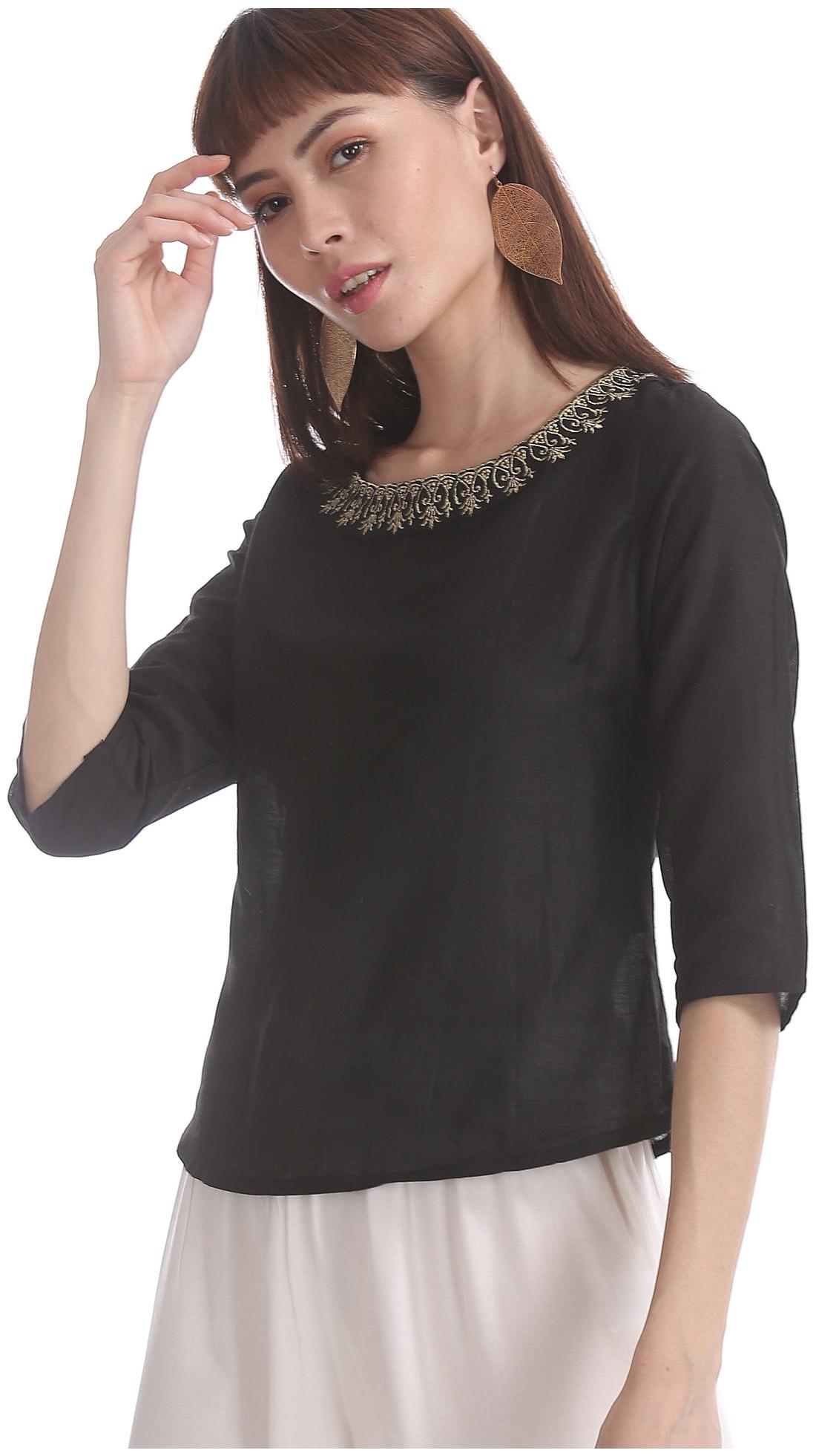 

Anahi Women Embroidered Regular top - Black