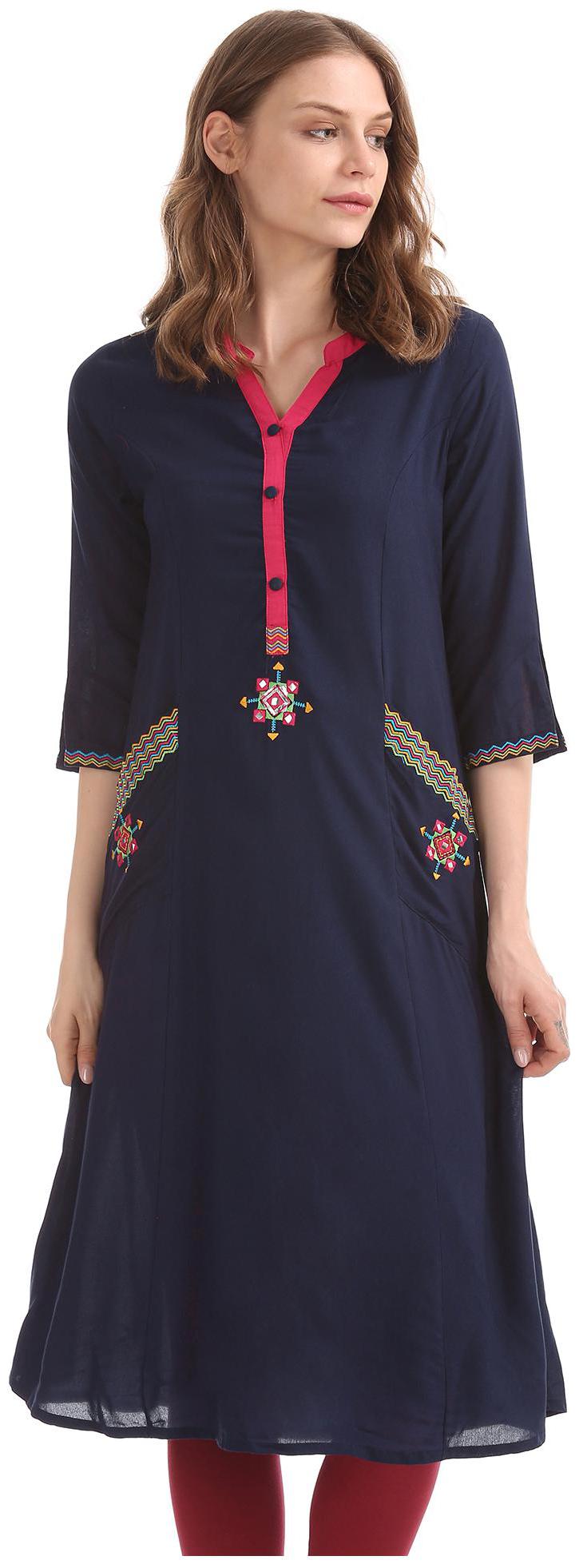 

Anahi Women Blue Embroidered Straight Kurta