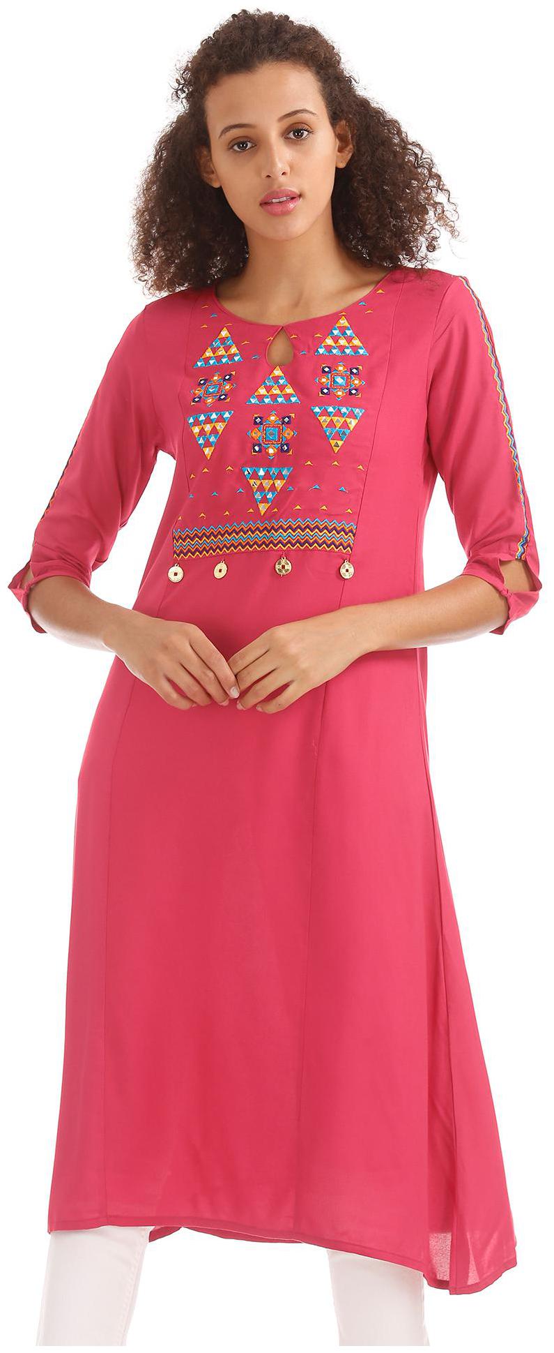 

Anahi Women Pink Embroidered Straight Kurta