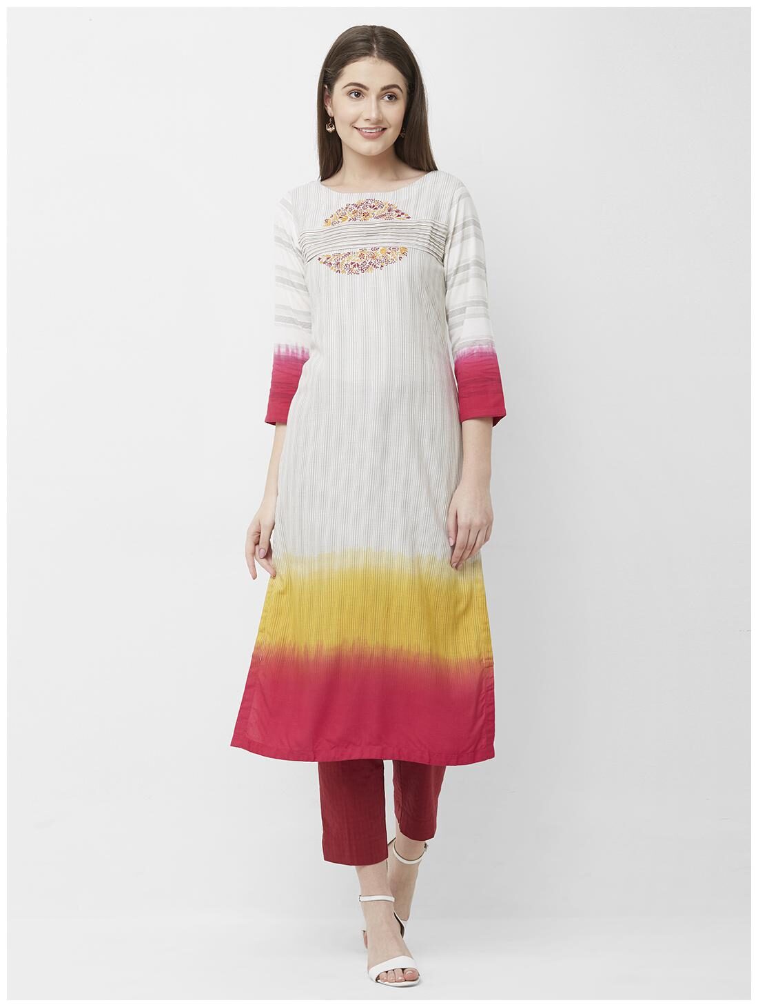 

ANVITA Women Rayon Embroidered Kurta Multi