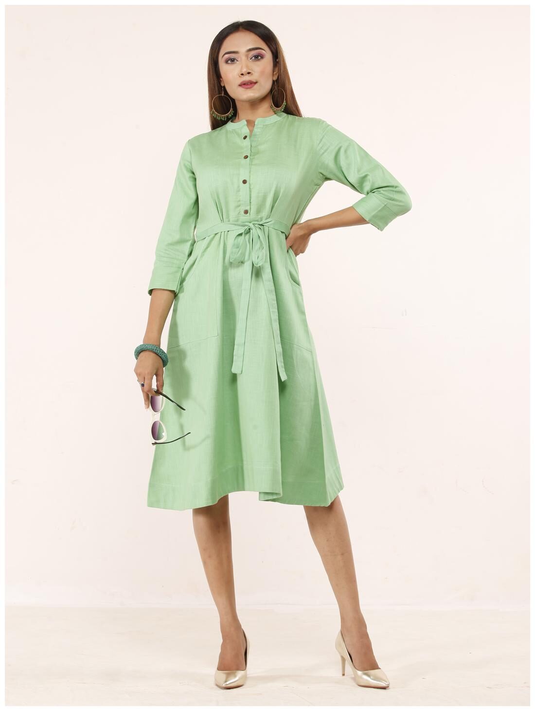

Anvita Women Linen Regular Fit Kurti (Green)