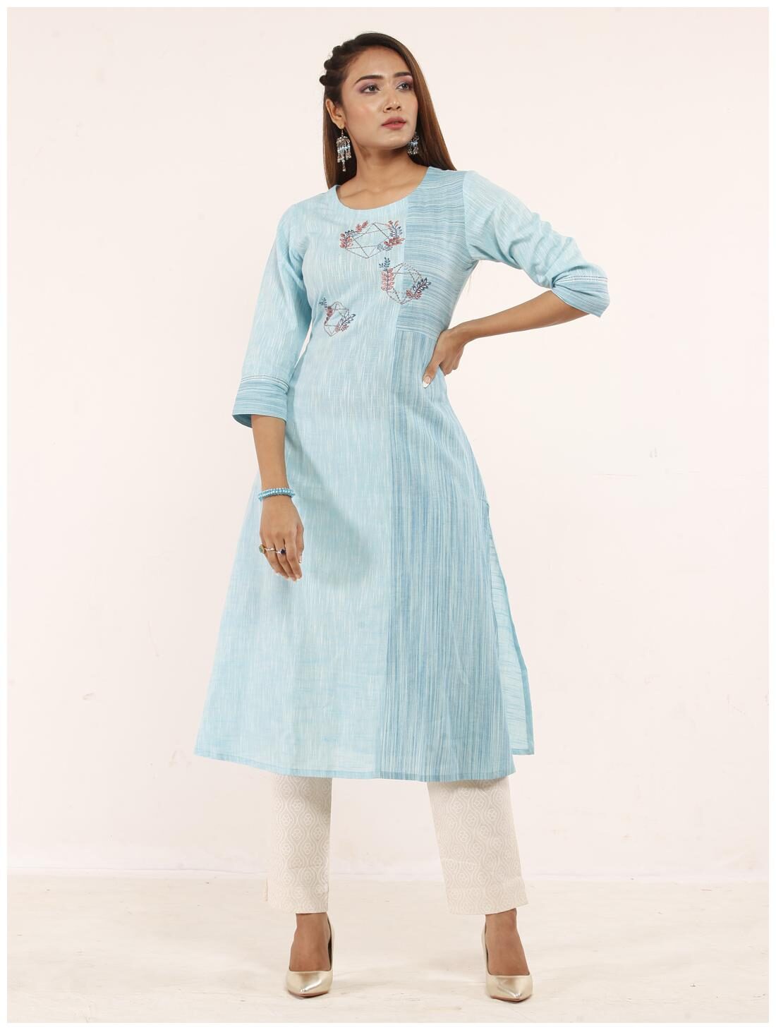 

ANVITA Women Blue Embroidered Regular Kurti